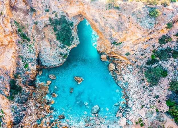 Buralar turistten uzak ama güzellikten değil! İşte gizli Antalya koyları 