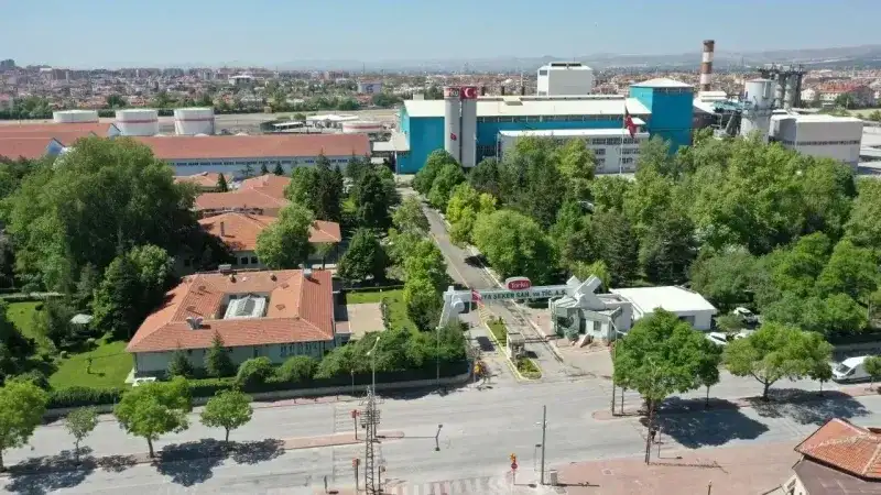 <p>​<span class="relative -mx-px my-[-0.2rem] rounded-sm px-px py-[0.2rem]">Konya'da suç oranlarının yüksek olduğu belirtilen bazı mahalleler bulunmaktadır.</span> <span class="relative -mx-px my-[-0.2rem] rounded-sm px-px py-[0.2rem]">Özellikle Sahibata Mahallesi ve Doğanlar Mahallesi, Türkiye genelinde en tehlikeli 20 mahalle arasında gösterilmiştir.</span> <span class="relative -mx-px my-[-0.2rem] rounded-sm px-px py-[0.2rem]">Sahibata Mahallesi'nde bulunan Muhacir Pazarı ve Doğanlar Mahallesi geçmişteki suç oranlarıyla gündeme gelen mahalleler arasındadır. </span></p>