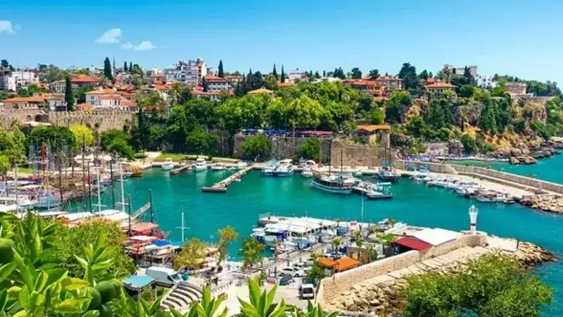 Antalya'da evi olan ünlüler belli oldu!