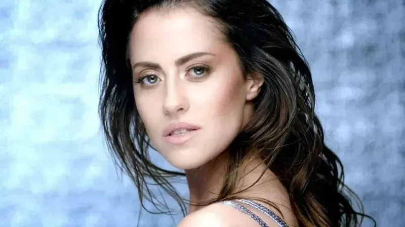 Derya Uluğ yaşadığı tacizi anlattı! Hayatının en zor sahnesini açıkladı