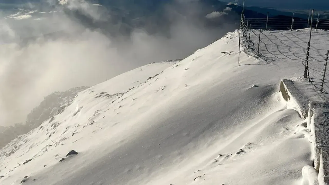 <p>Antalyalılar tarafından merakla araştırılan konulardan birisi de Antalya'da kış aylarında gerçekleştirilebilecek aktivitelere ilişkin oldu. Vatandaşlar arama motorları üzerinde ''Kışın Antalya'da hangi aktiviteler yapılır?'' sorusunun yanıtı araştırılmaya başlandı. </p>