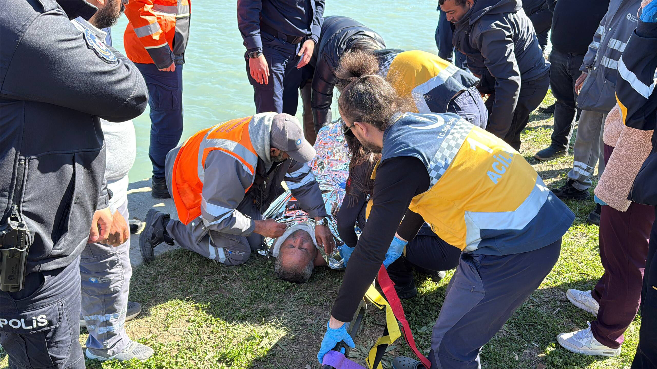 Belediye Işçisi Boğaçayına Atladı 2