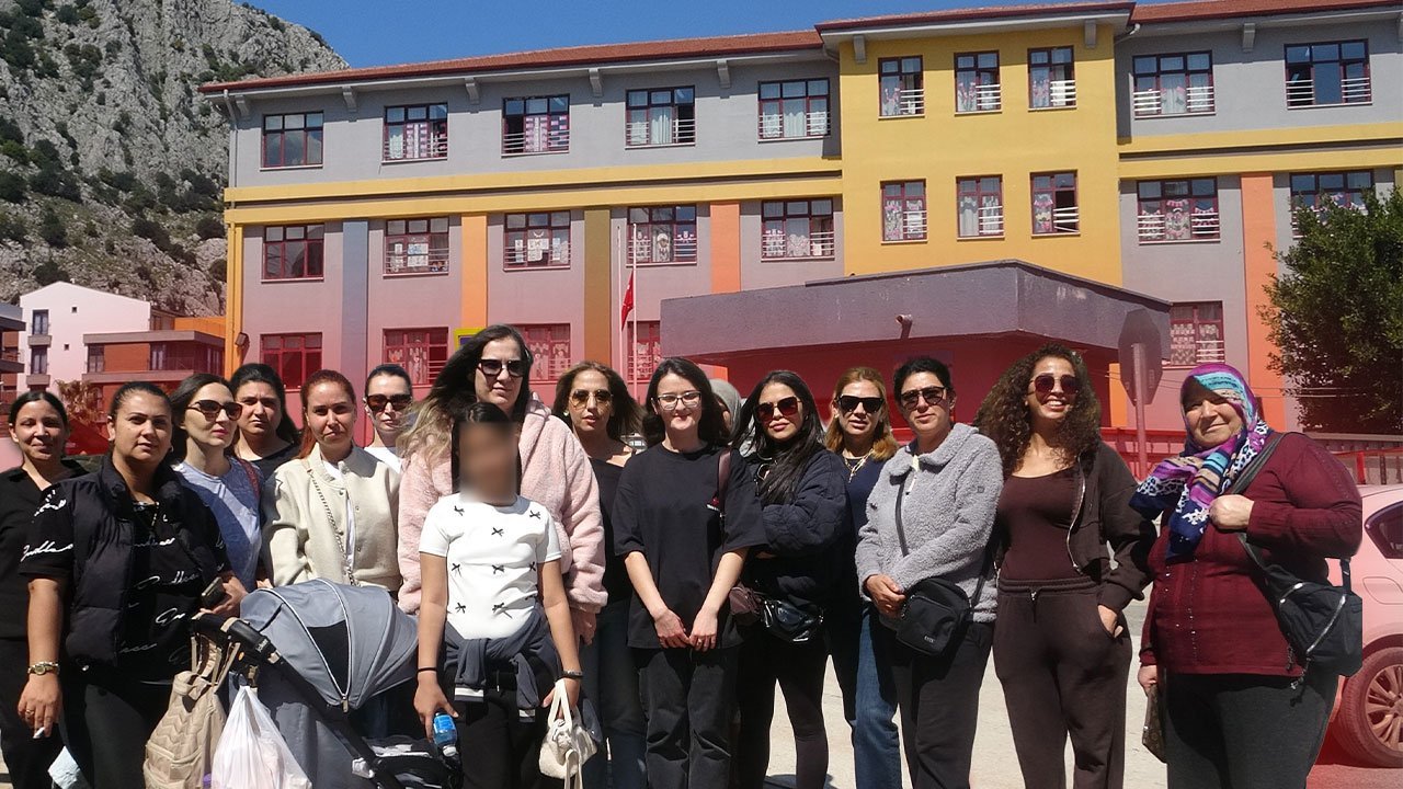 Antalya’da öğrenciye darp iddiasında veliler ikiye bölündü