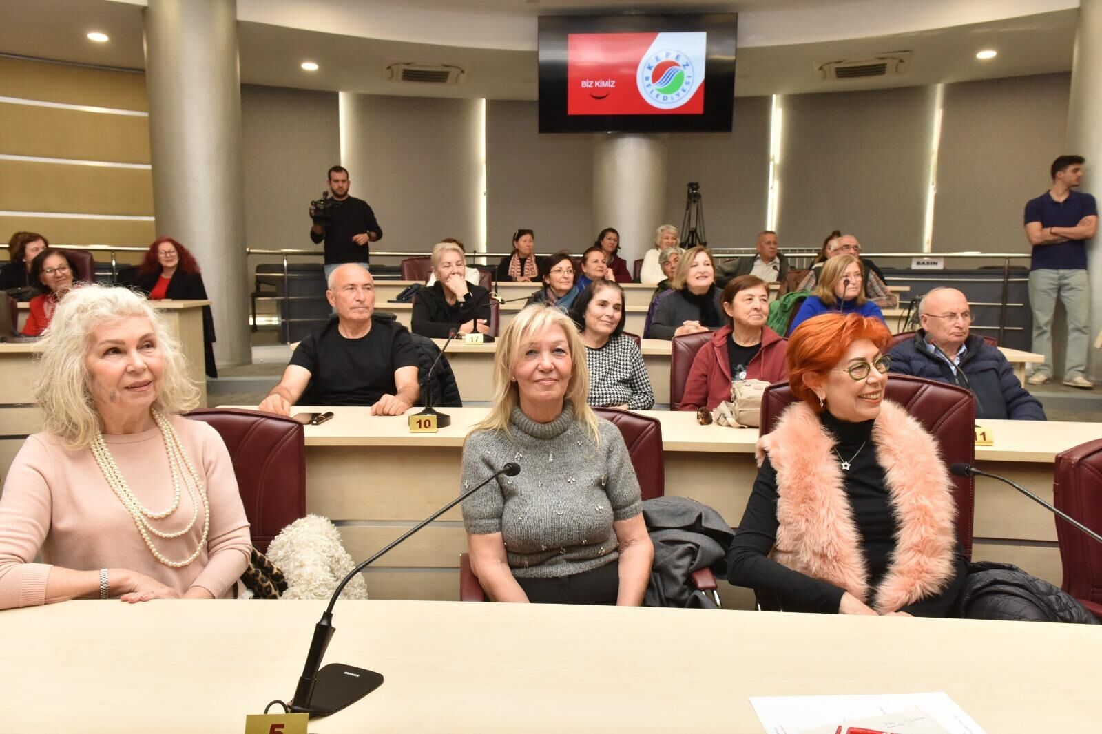 Genclerde Hiz Vardir, Yaslilarda Istikamet 2