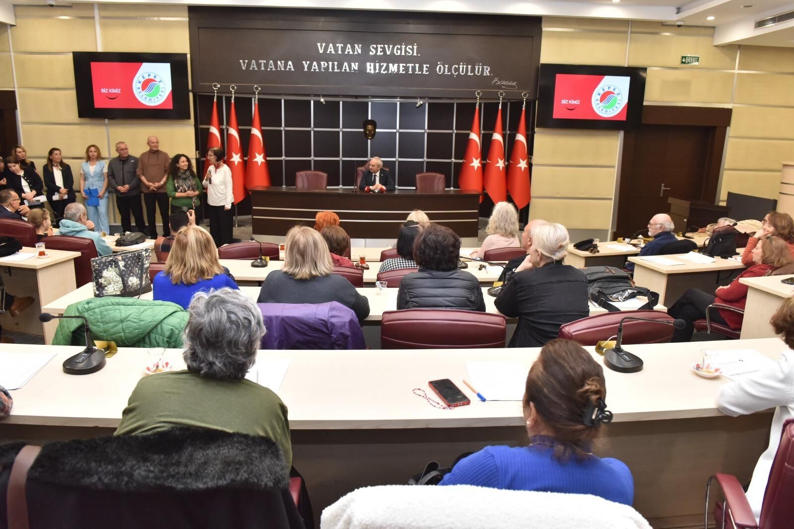 Genclerde Hiz Vardir, Yaslilarda Istikamet 5