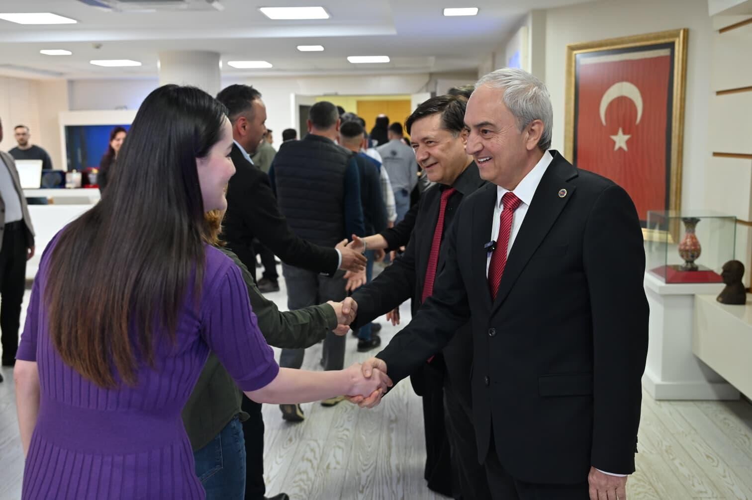 Kepezde Bayram Sevinci Personelle Paylasildi 5