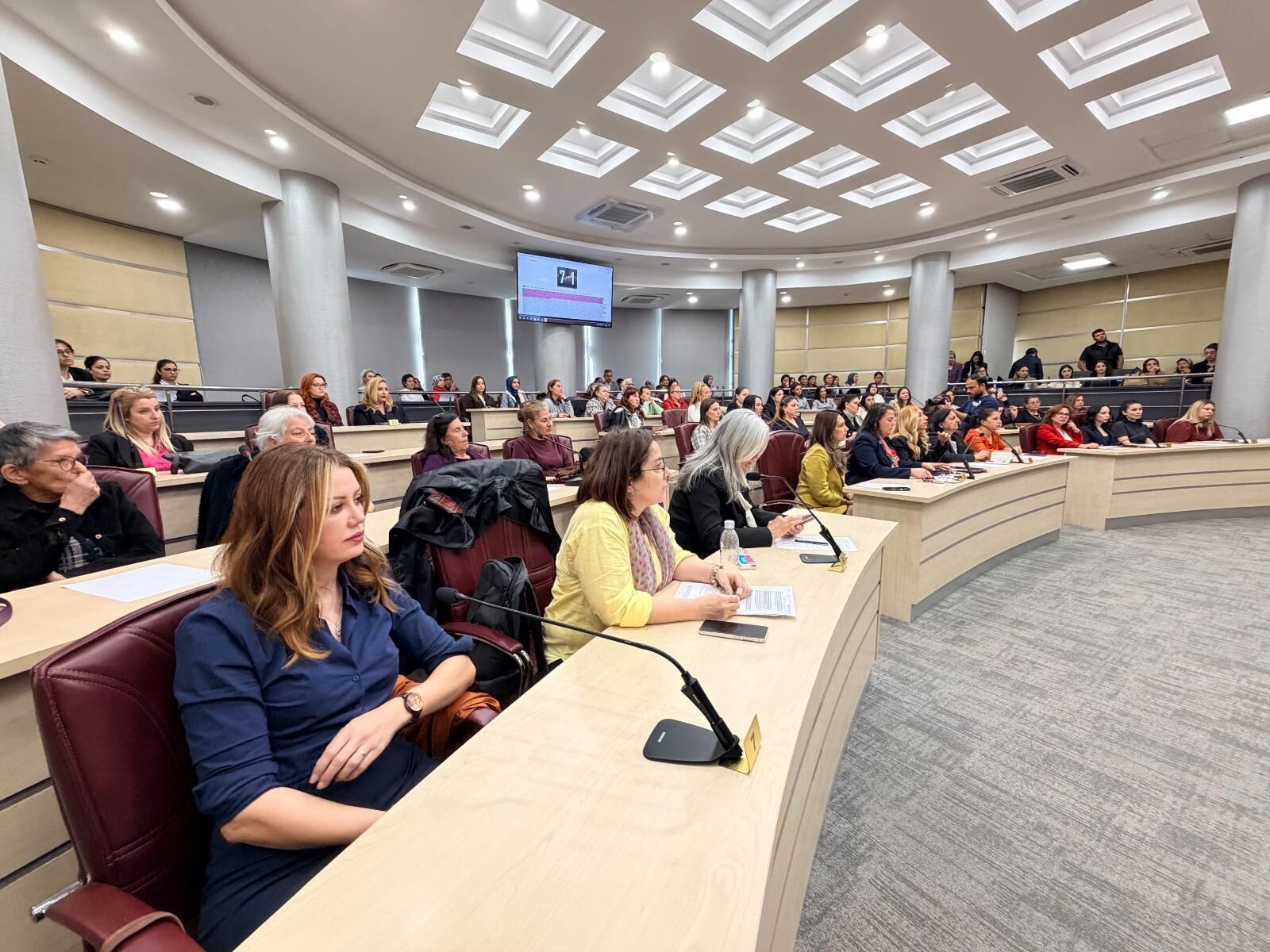 Kepezde Kadinlarin Mucadelesi ‘ Kadin Yasamdir Panelinde Konusuldu 2