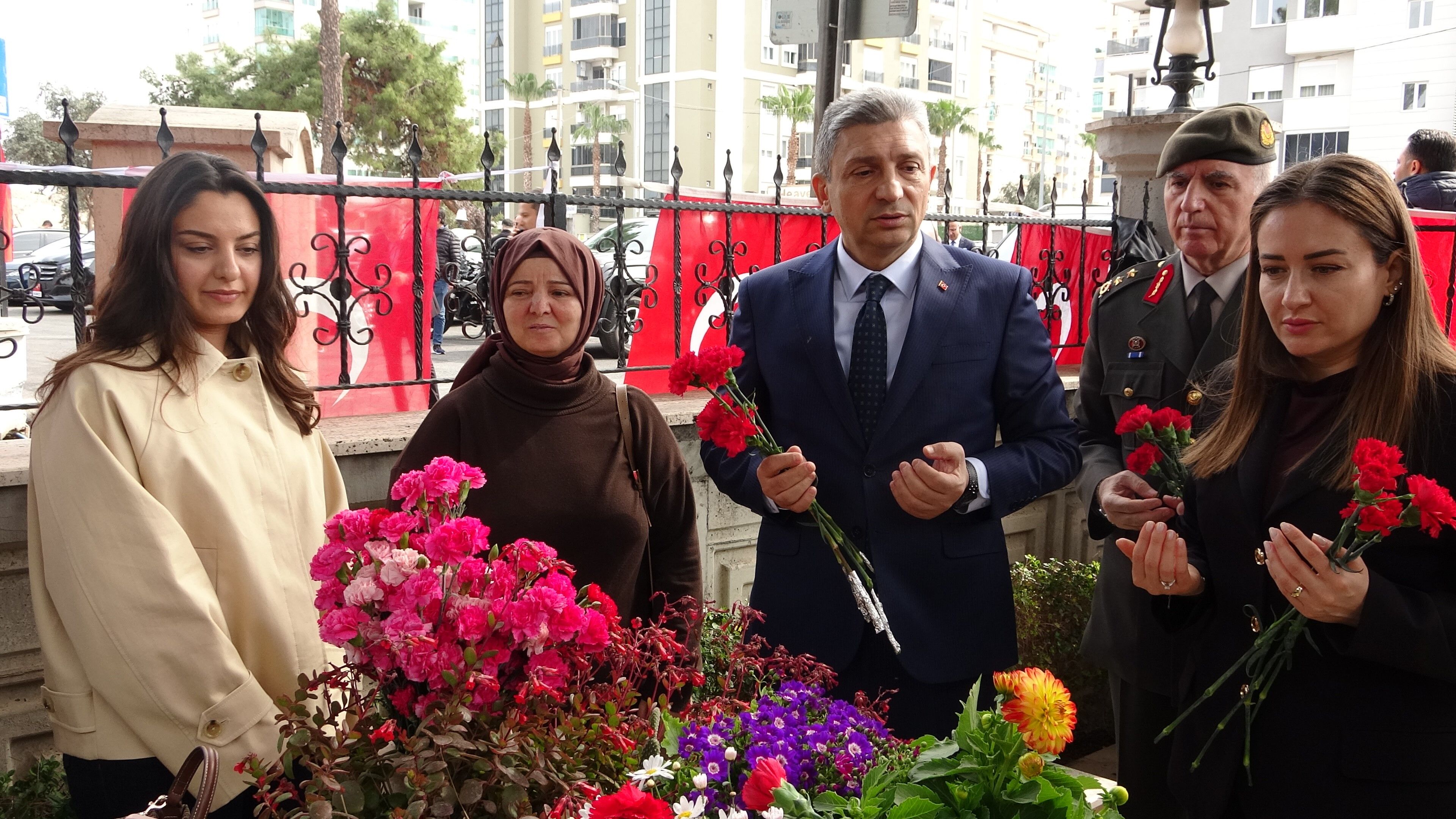 Antalya Canakkale Sehitleri Anildi