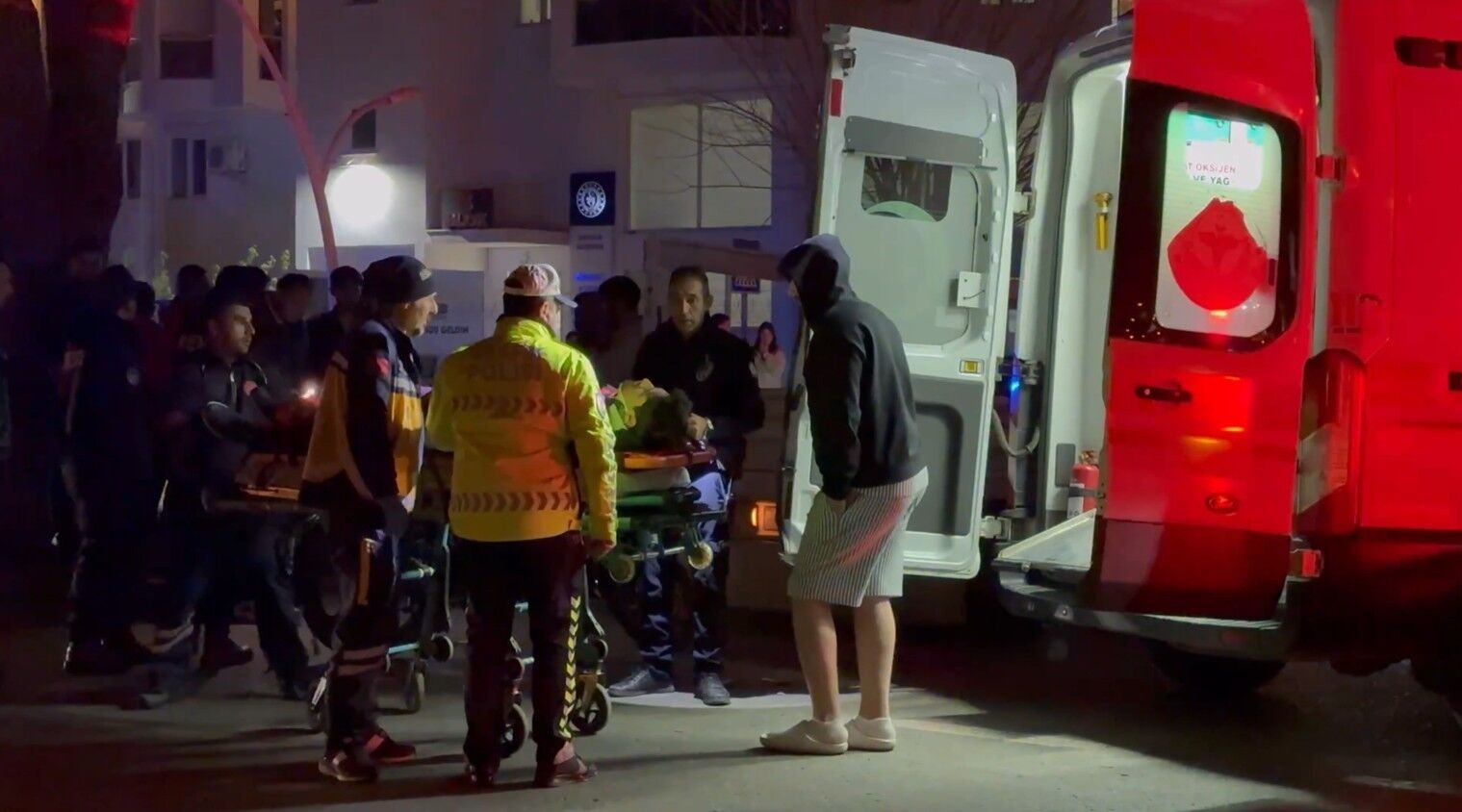 Antalya Kamyonetle Çarpışan Motosikletli Yaralandı6