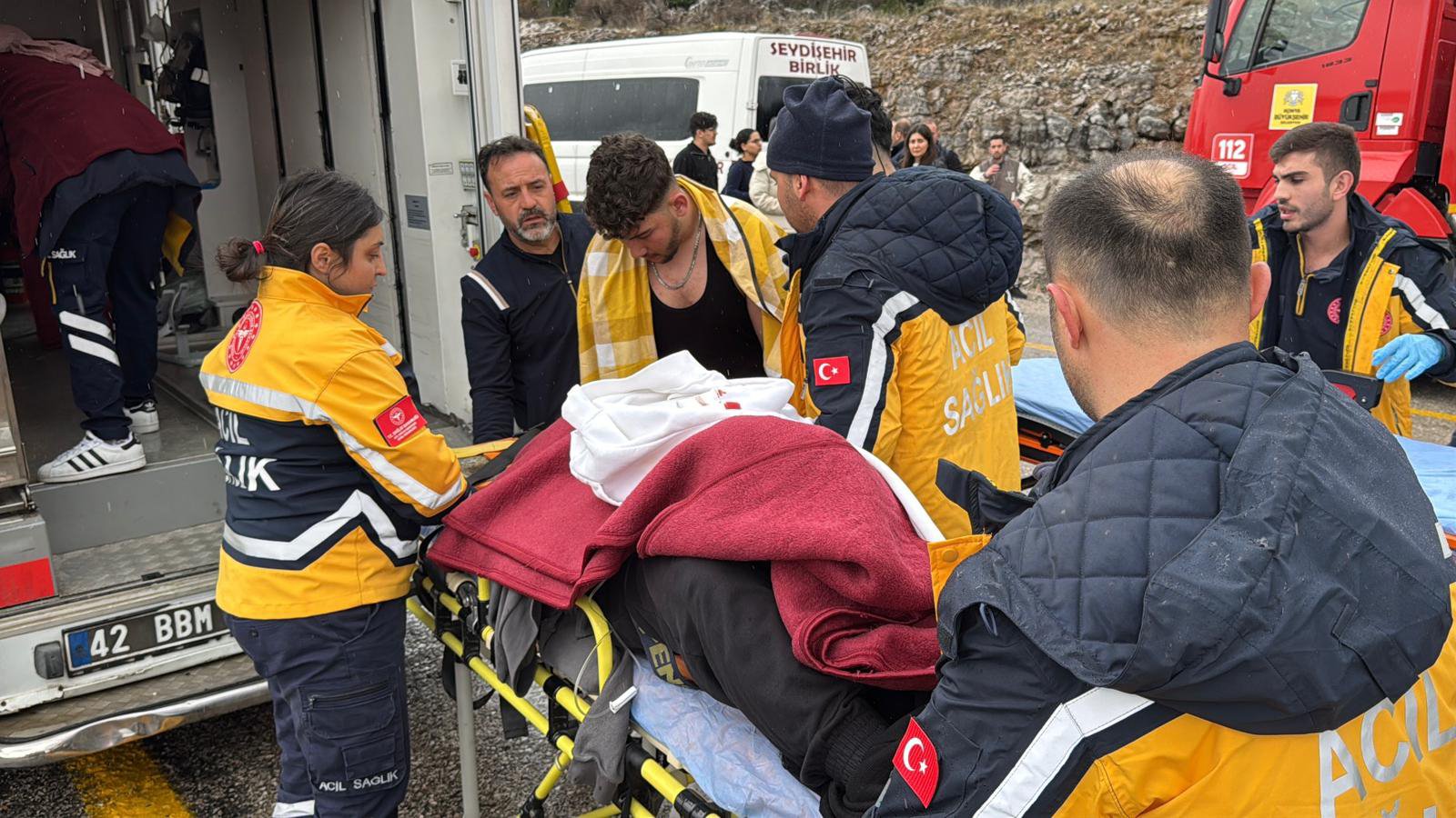 Antalya Konya Yolu Kaza Otobus Devrildi 15 Yarali