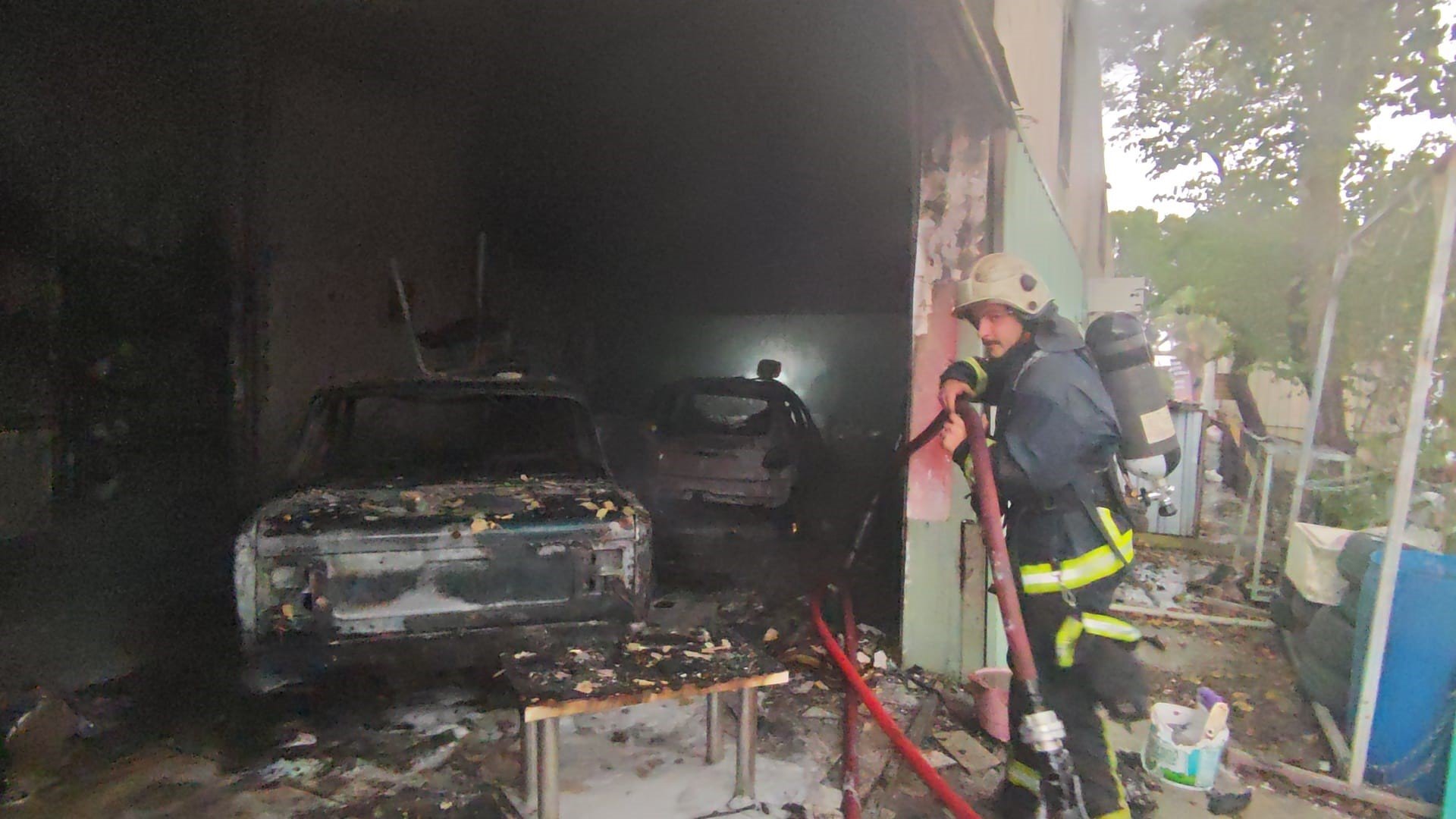 Antalya'da Atölyede Çıkan Yangın Kontrol Altına Alındı