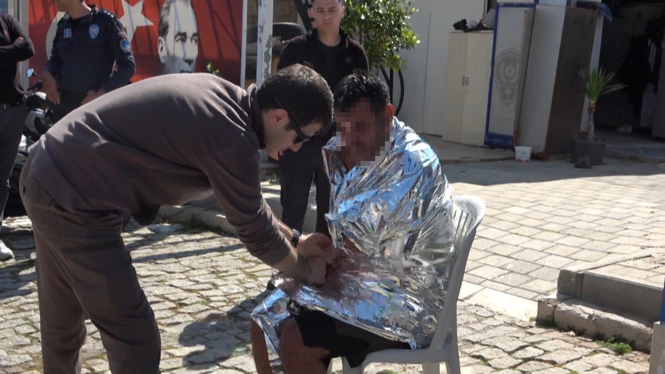 Antalya'da Denize Açıldığı Kano Devrildi