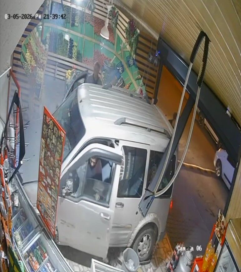 Antalya'da Ehliyetsiz Sürücü Dehşeti5