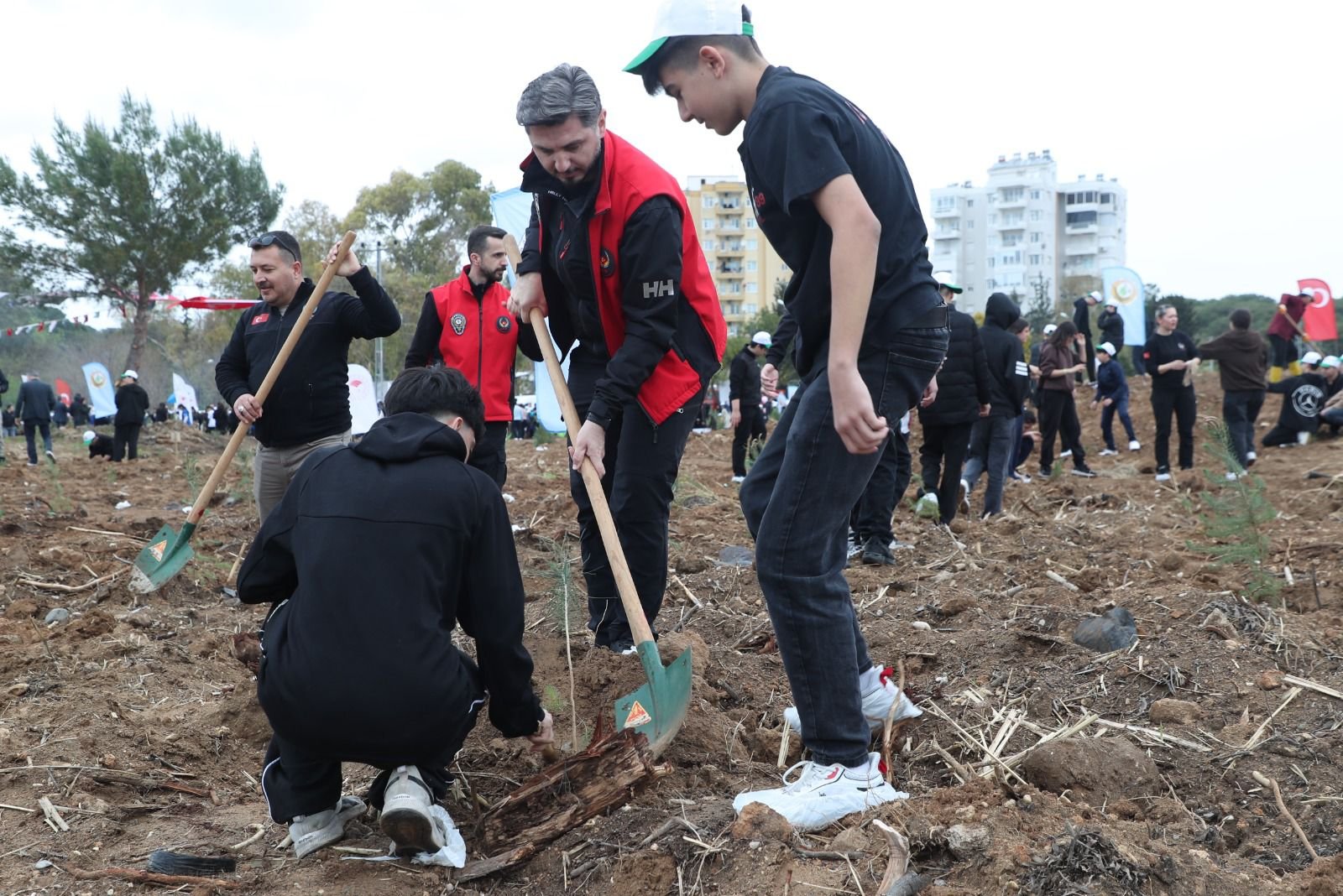 Antalya'da 'Gelecek Sizinle Gülecek' Projesi5