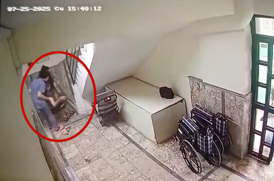 Antalyada Merdivenden Düştü1