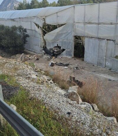 Antalyada Otomobil Devrildi 1 Olu