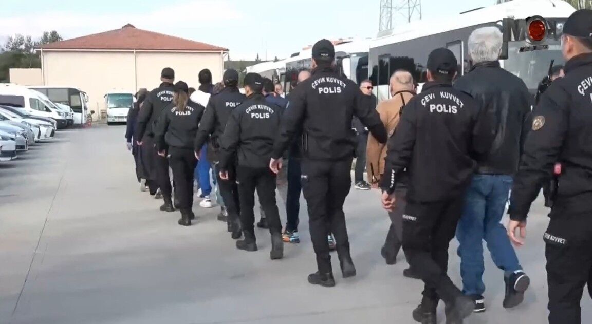 Antalya'da Usulsüz Esnaf Kredisi Operasyonunun Görüntüleri Ortaya Çıktı!