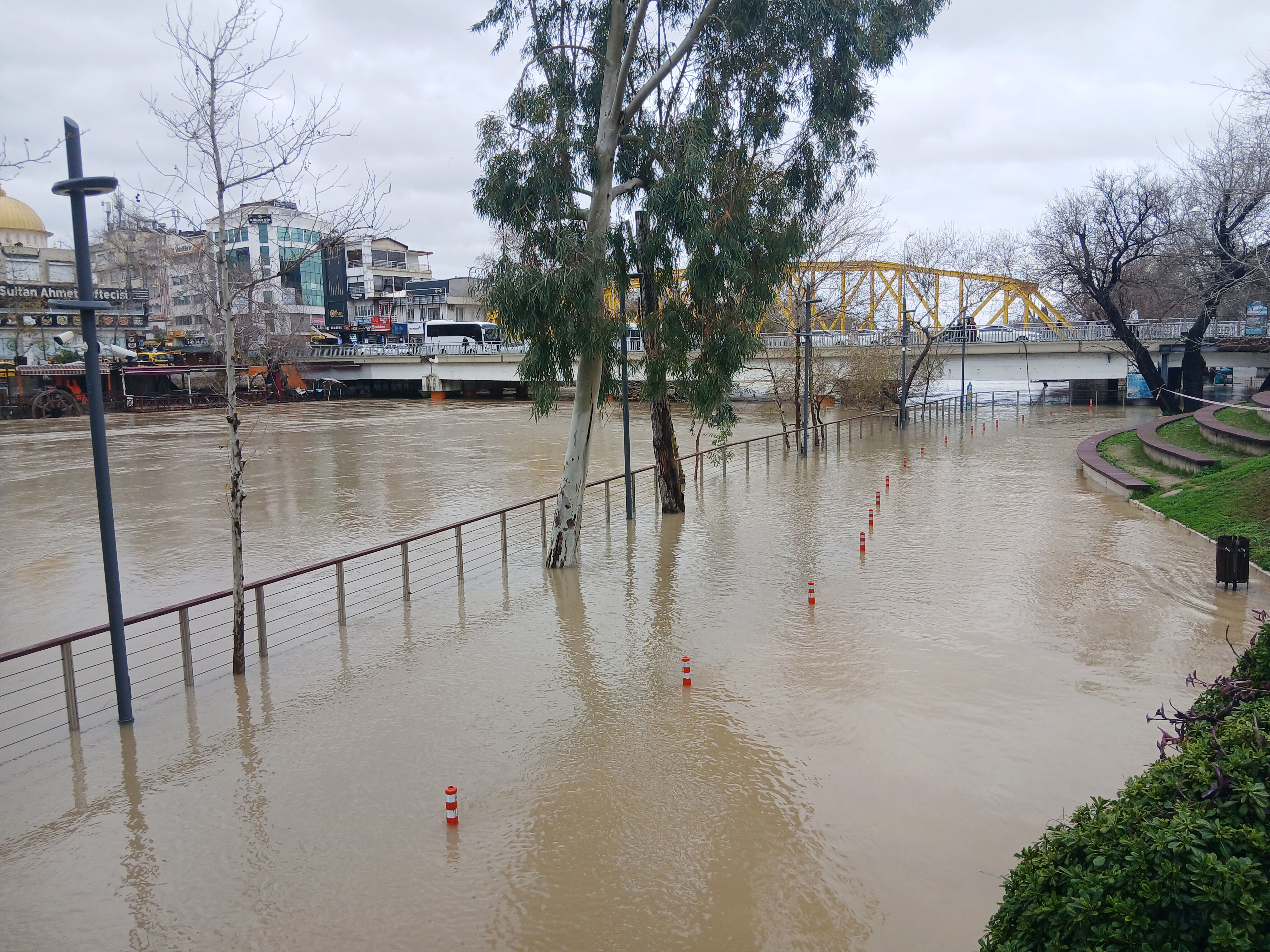 Aşırı Hava Olayları Sel Kuraklık Yağış