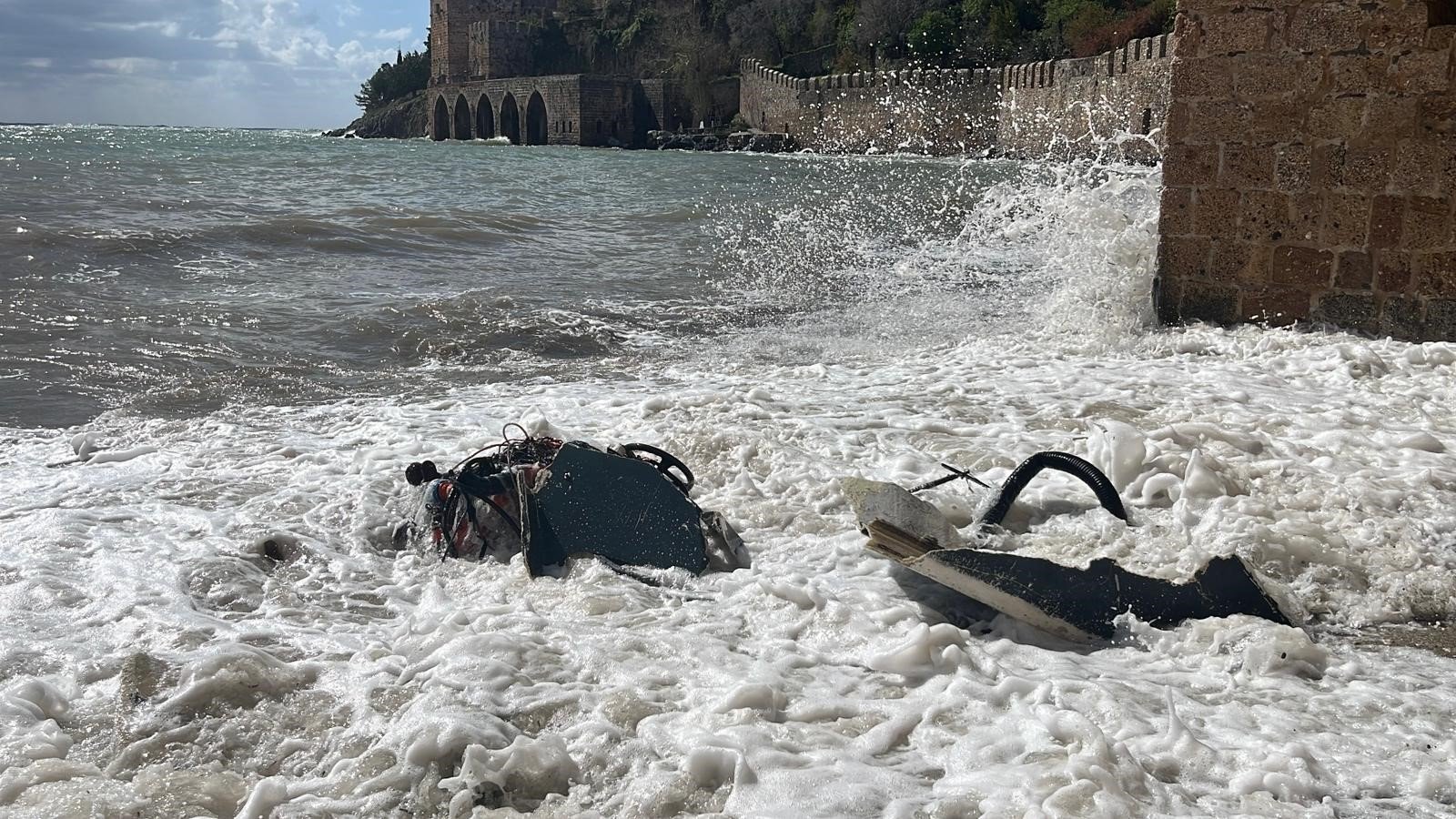 Balikci Teknesi Alabora Oldu Antalya Alanya3