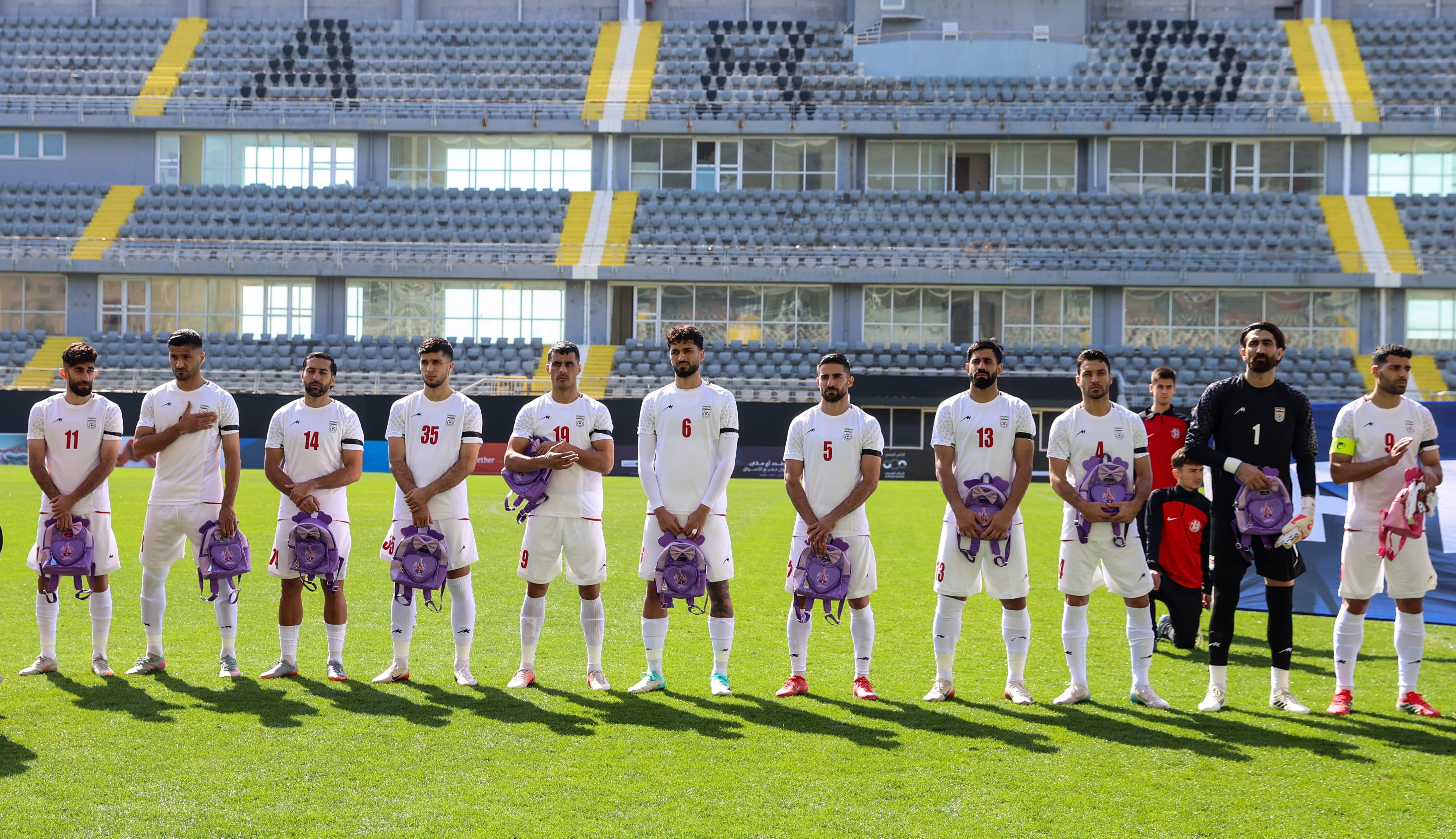 İran Milli Futbol Takımı'ndan, Ölen Çocuklar Için 'Çocuk Sırt Çantalı' Mesaj7