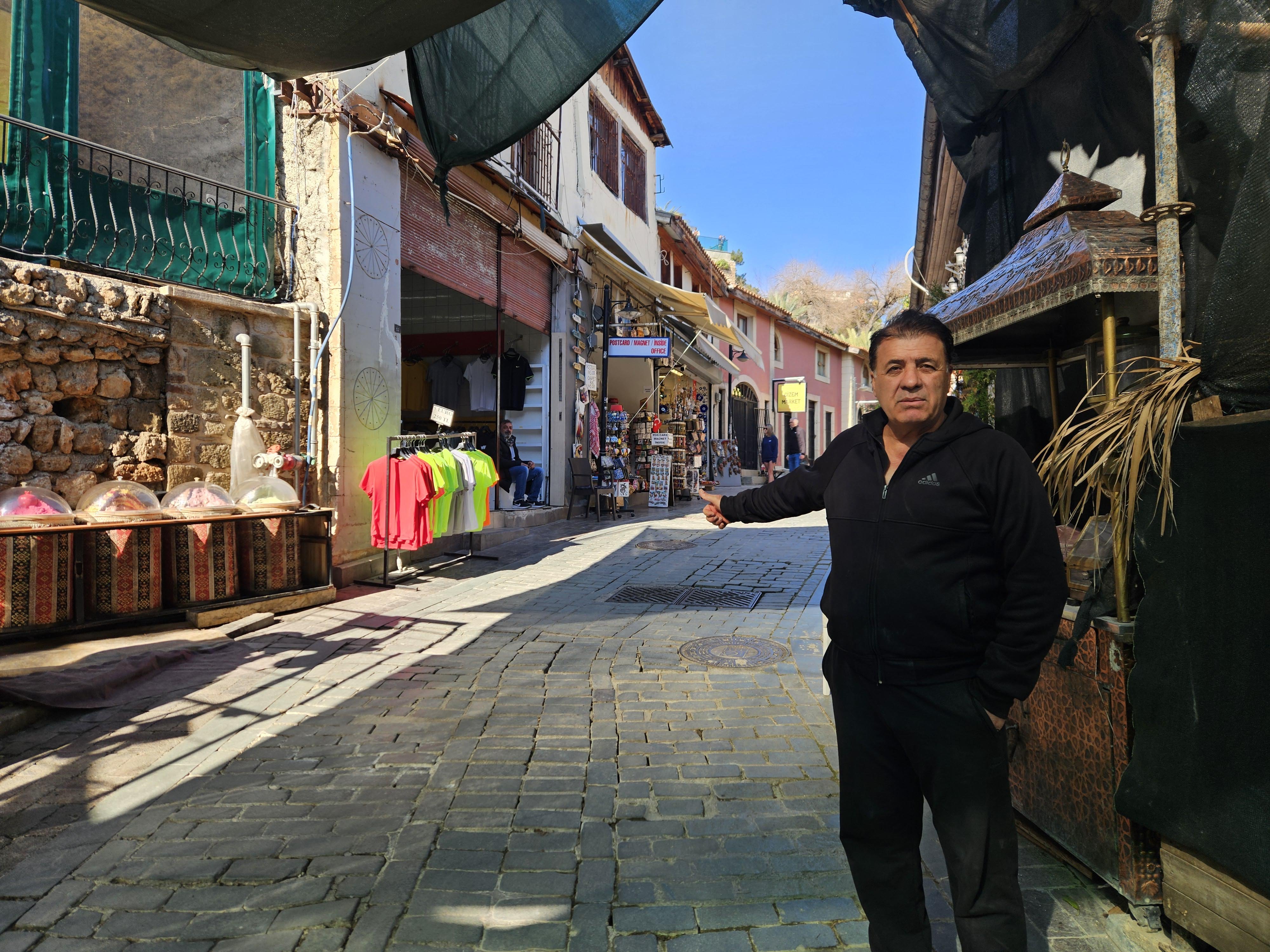 Kaleiçi’nde Tartışmalı ‘Bereket Tanrısı’ Heykeli Tarihi Semti Karıştırdı6