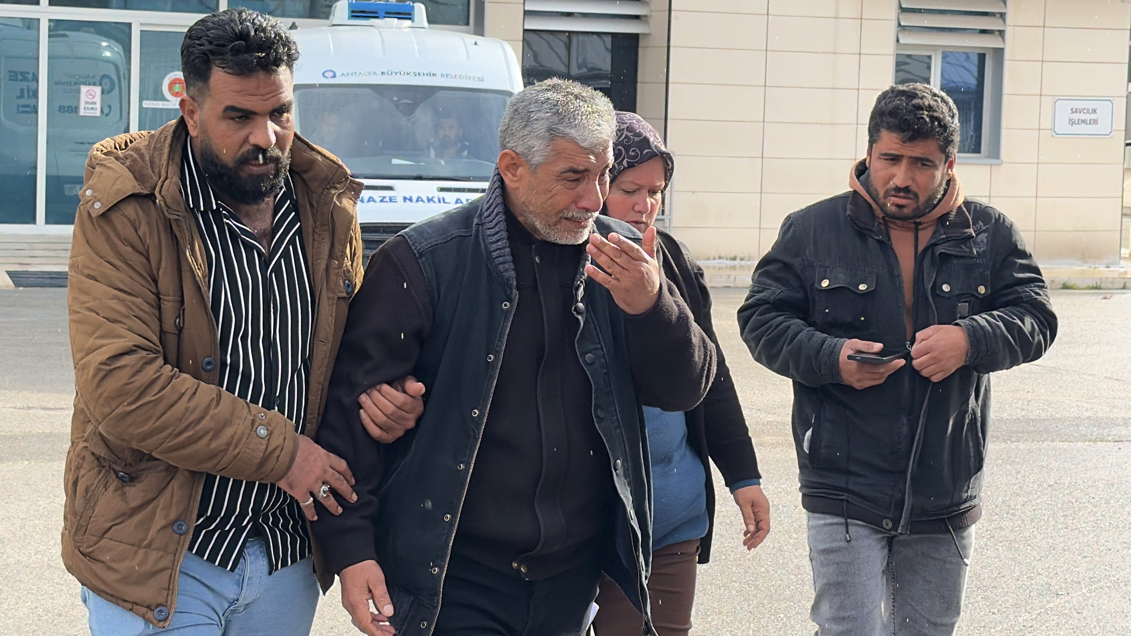 Konteyner Yangini Cenazeler Teslim Alindi1