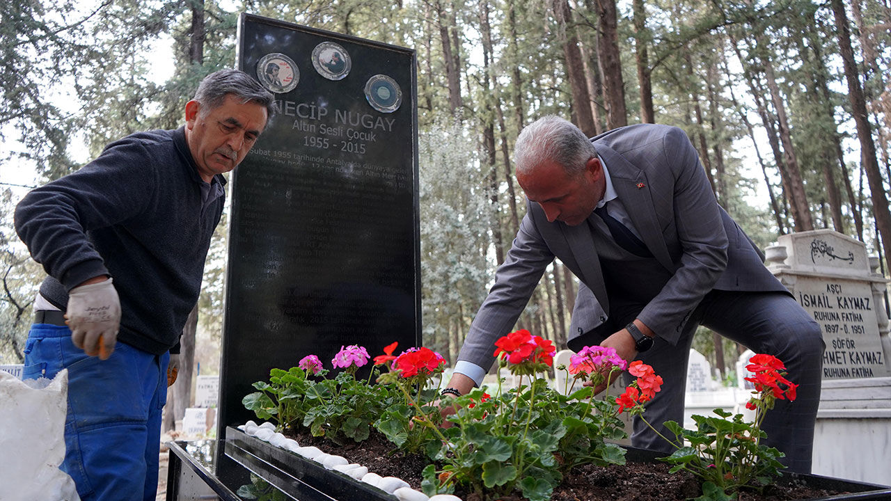 Mezarliklara Goruntulu Ziyaret Antalya5