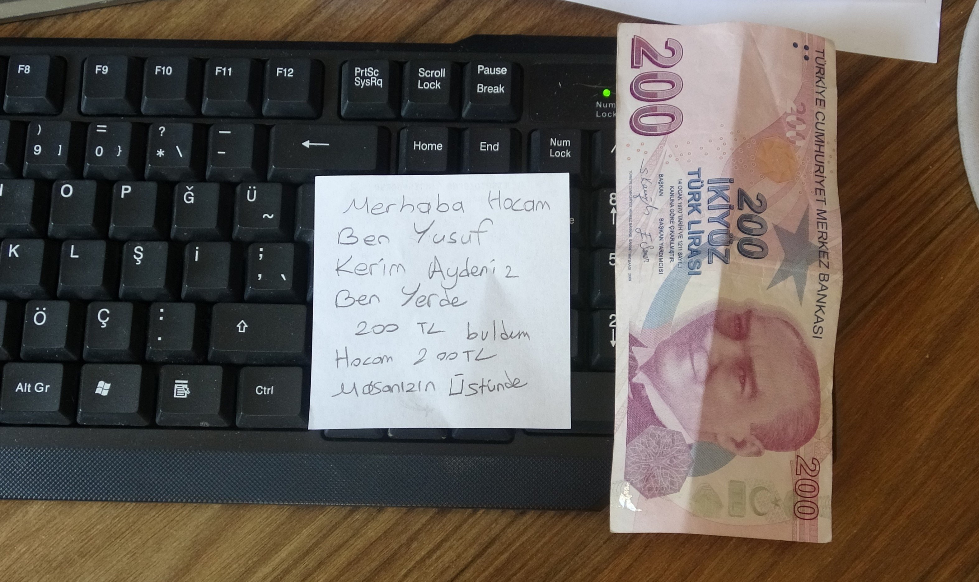 Okul Koridorunda Para Buldu1