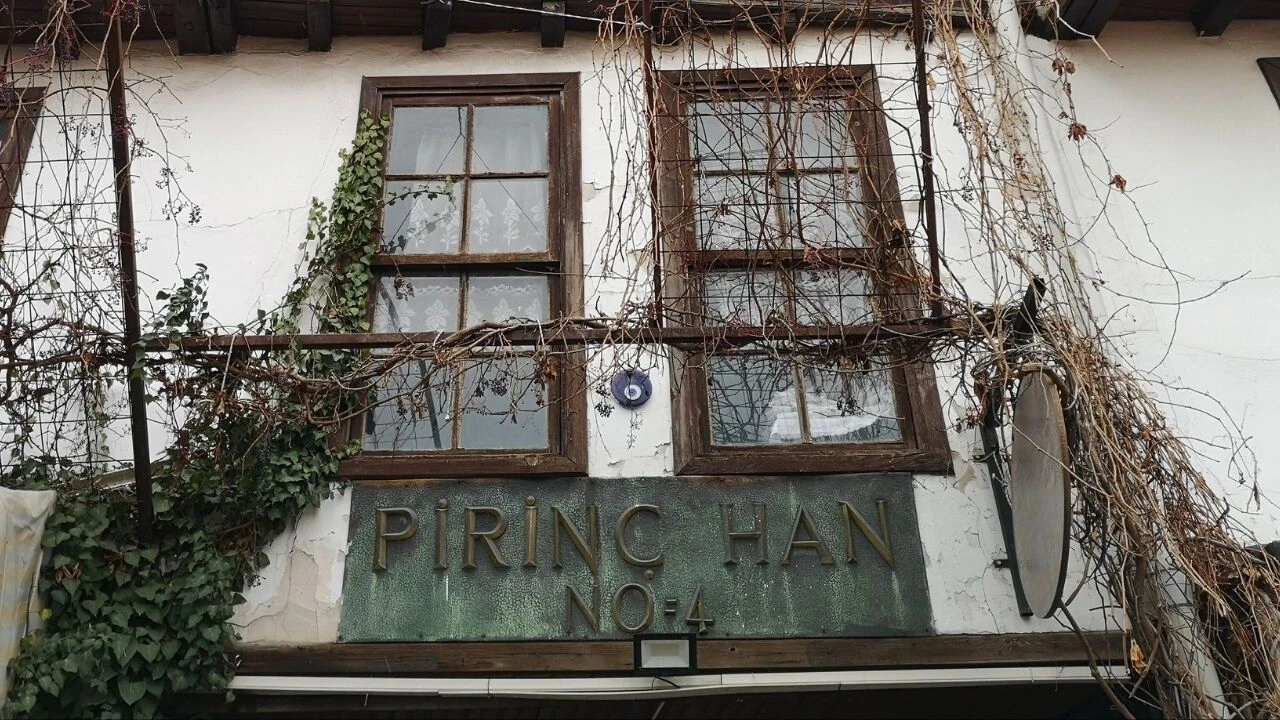 Ankara Kalesinin Gölgesinde Zamana Meydan Okuyan Tarihi Pirinç Hanın Gizemli Yolculuğu