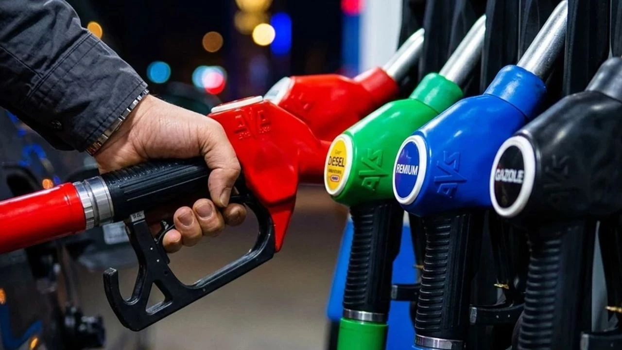 Akaryakıt fiyatları düşecek! Büyük indirimi uzman isim duyurdu
