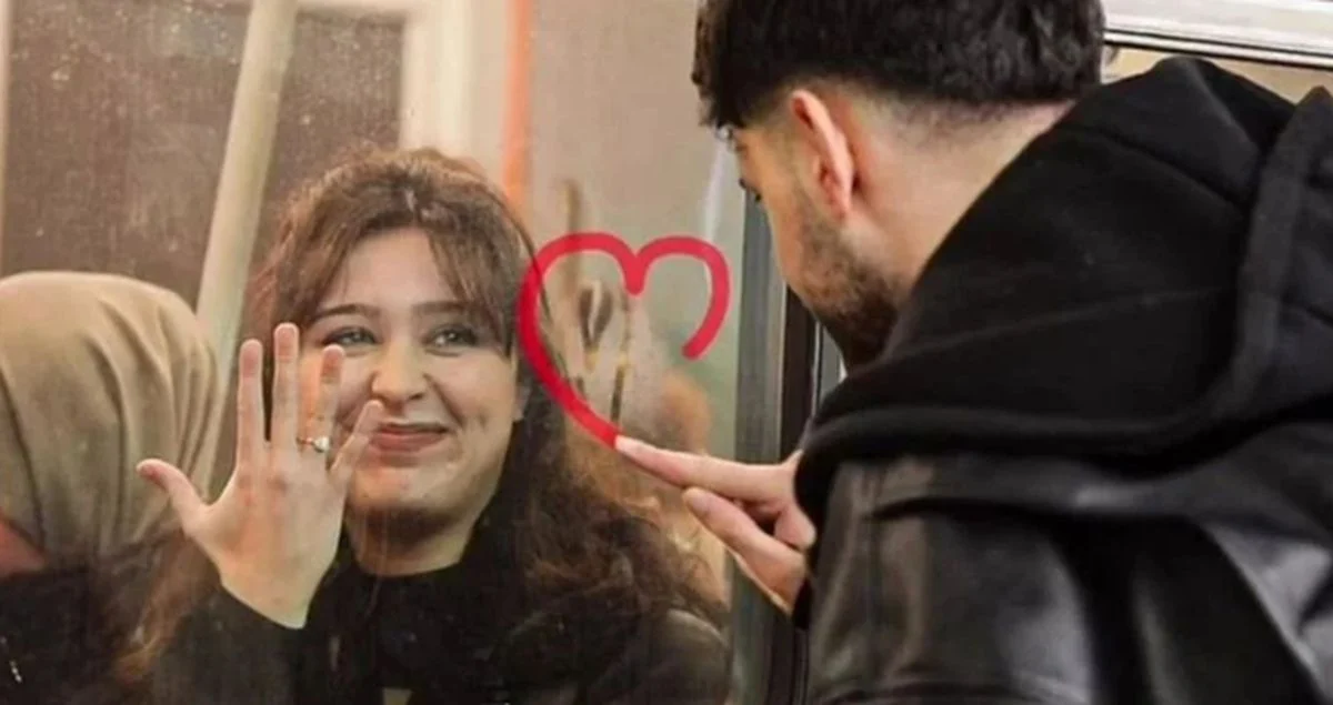 Metrodaki Kalp Figürüyle Başlayan Ve Büyük Buluşmayla Noktalanan Hikaye Sosyal Medyayı Salladı