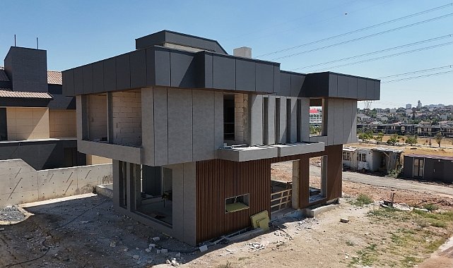 Antalya Aksu’da Natamam 2 Katlı Binalı Tarla İcradan Satışta: 7,262 m² Yatırım Fırsatı