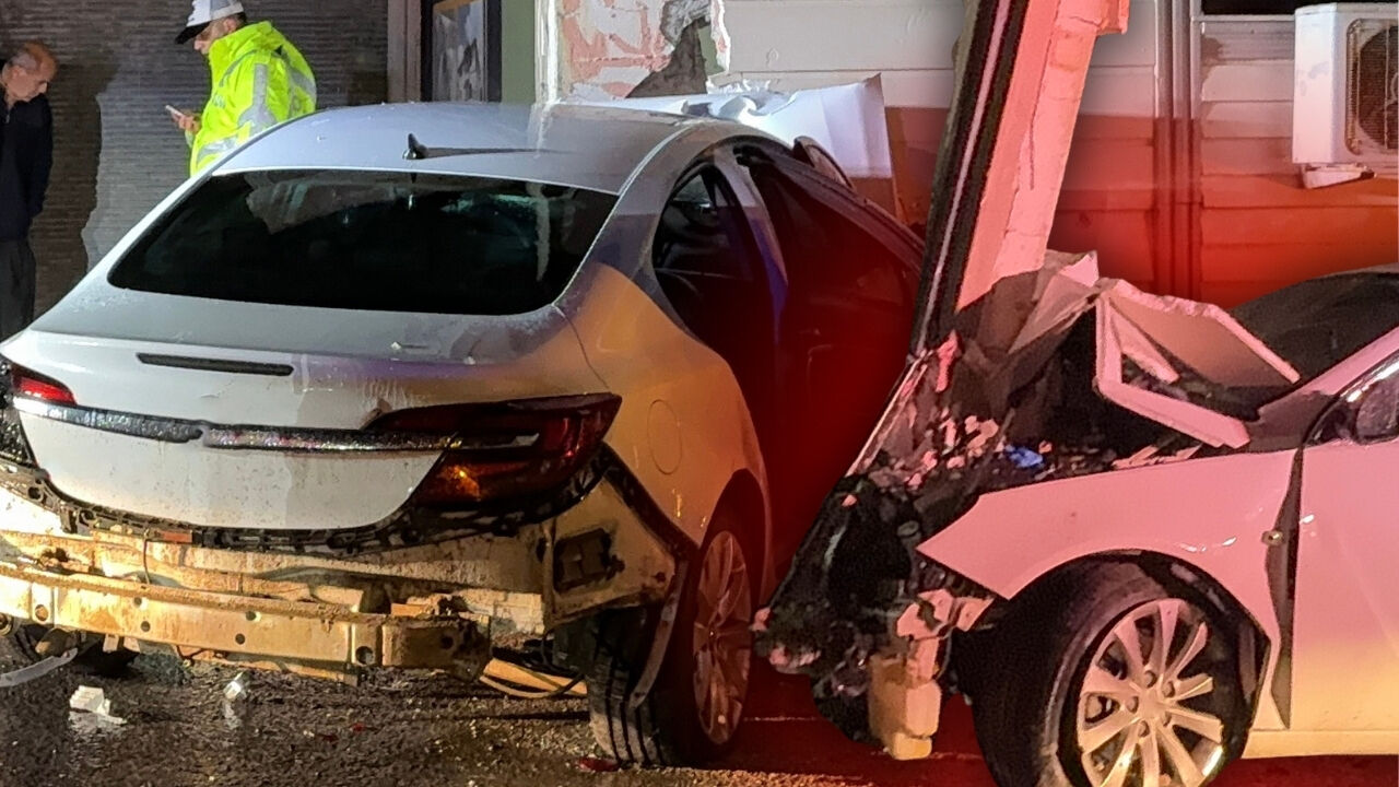 Antalya'da otomobil iş yerine daldı: 3 ağır yaralı