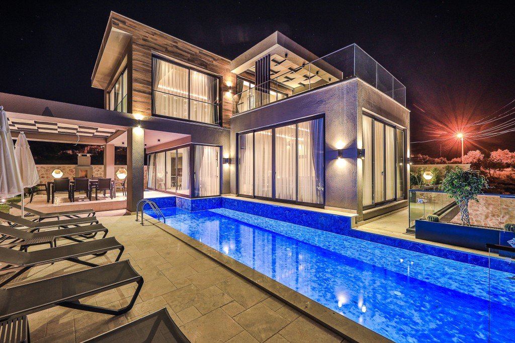 Antalya Demre’de 268 m² Lüks Villa İcradan Satışta: Yatırımcılar İçin Fırsat