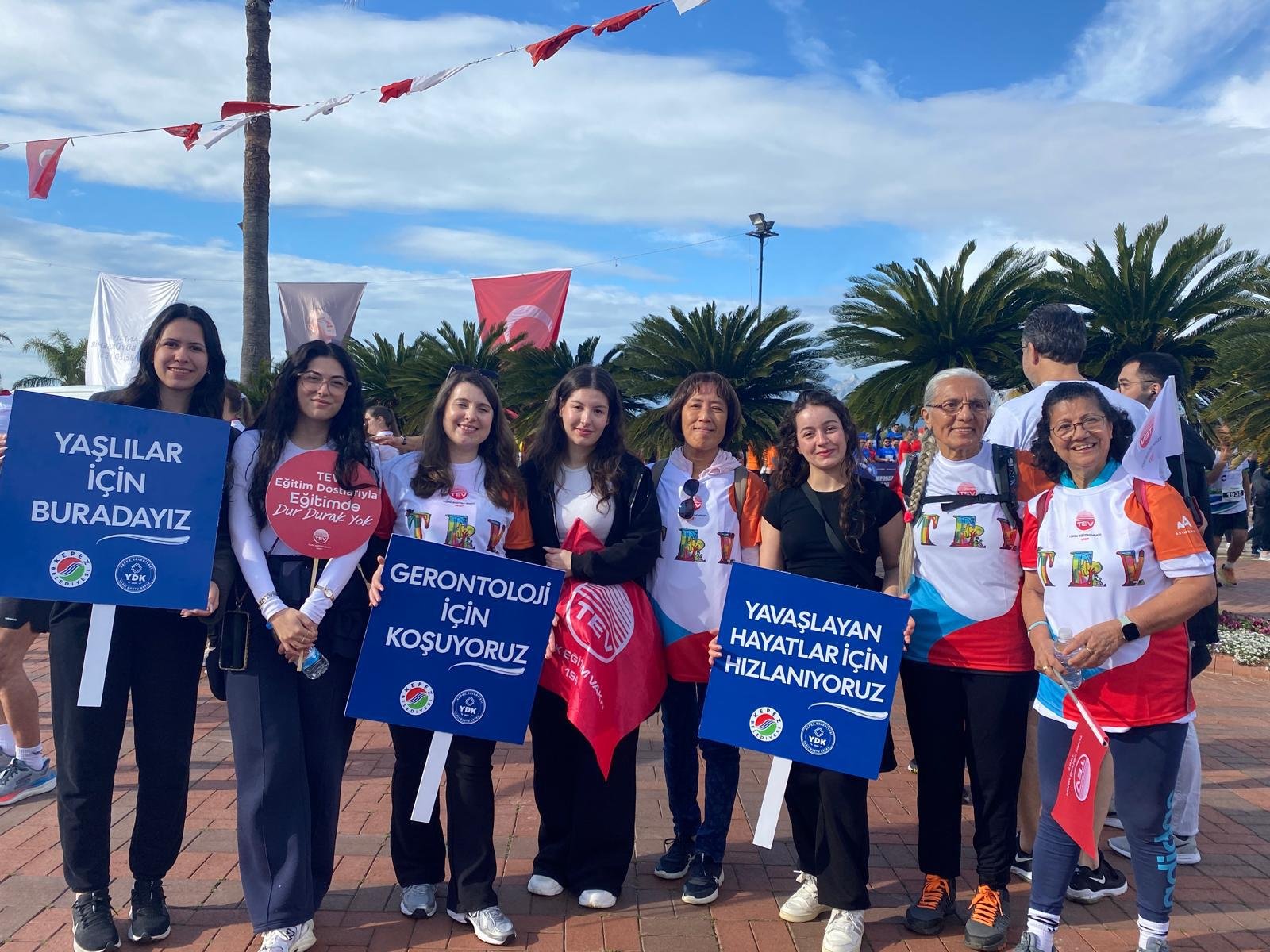 Kepez Gonulluleri Yasli Dostu Kepez Icin Kostu 2