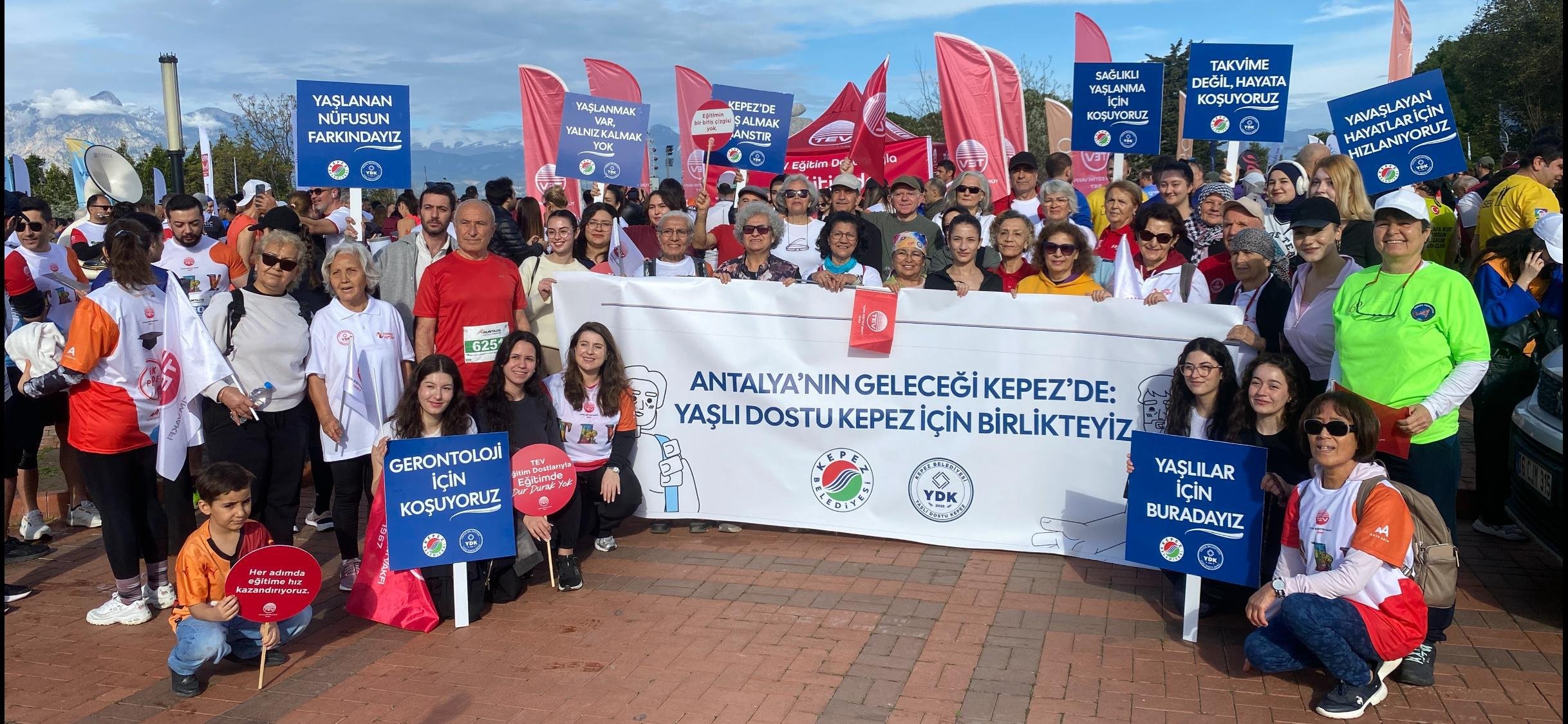 Kepez Gonulluleri Yasli Dostu Kepez Icin Kostu 6