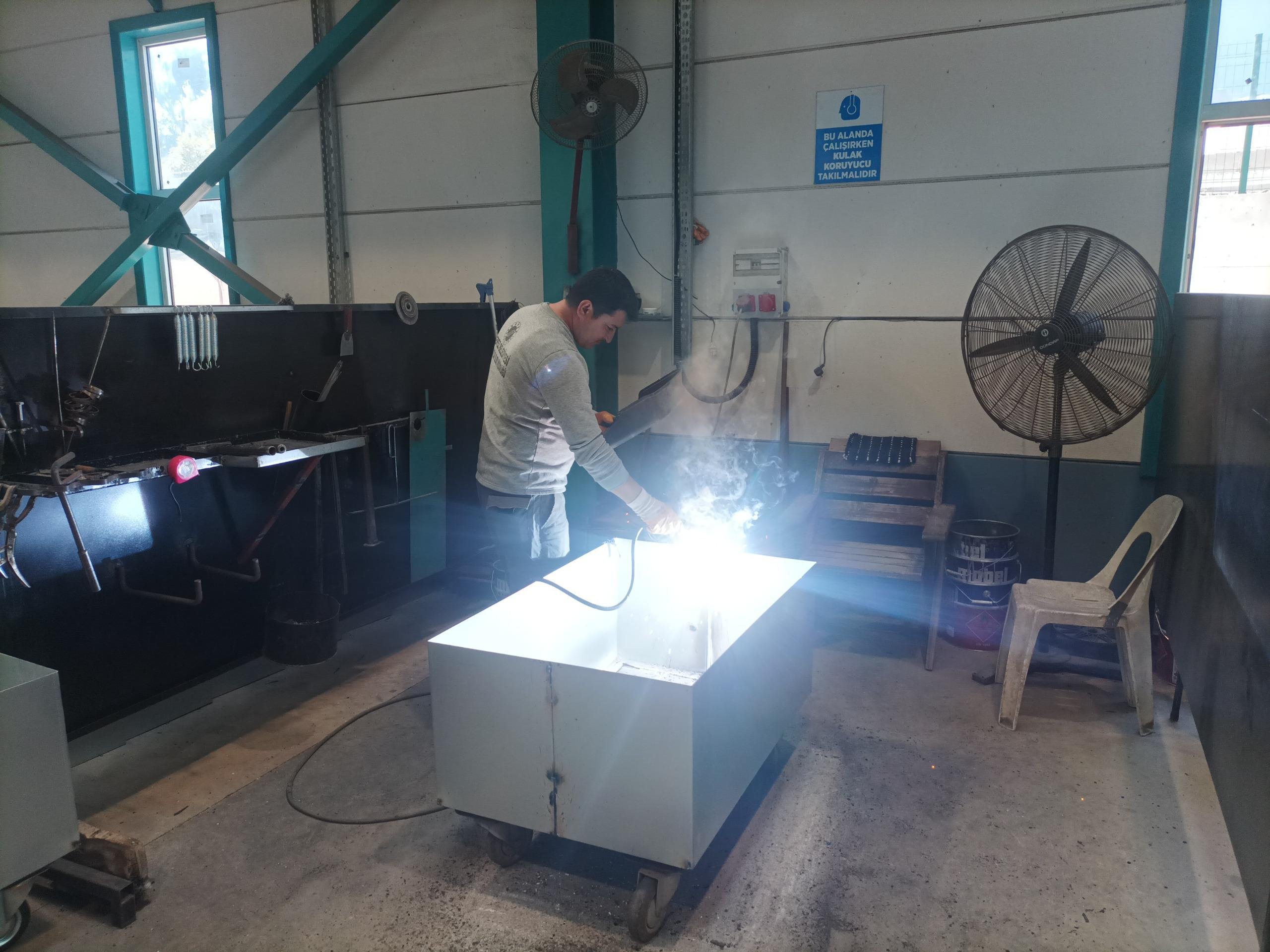 Kepezde Kurban Bayrami Oncesi Cop Konteyneri Seferberligi 2