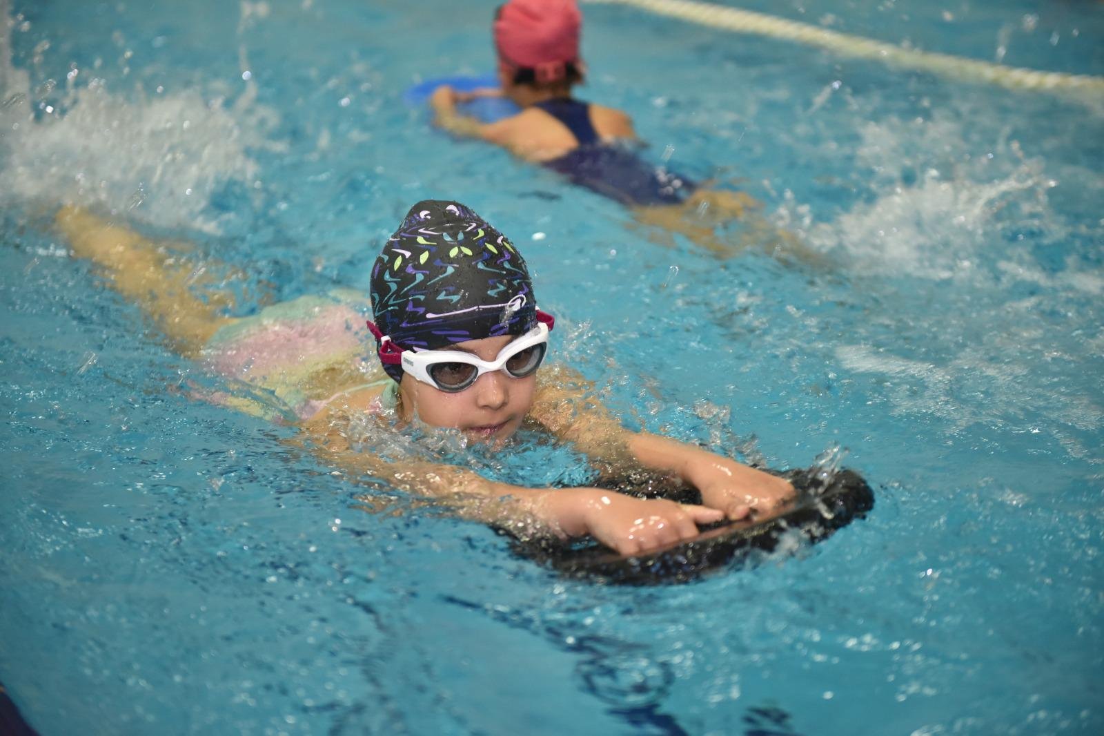 Kepezspor Yuzme Takimindan 5 Altin, 4 Gumus, 6 Bronz Basari 8