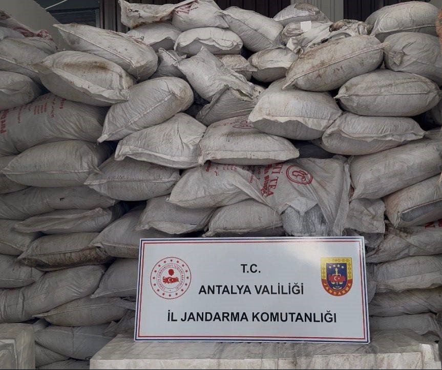 Antalya Kacak Kozmetik Depo Baskin2