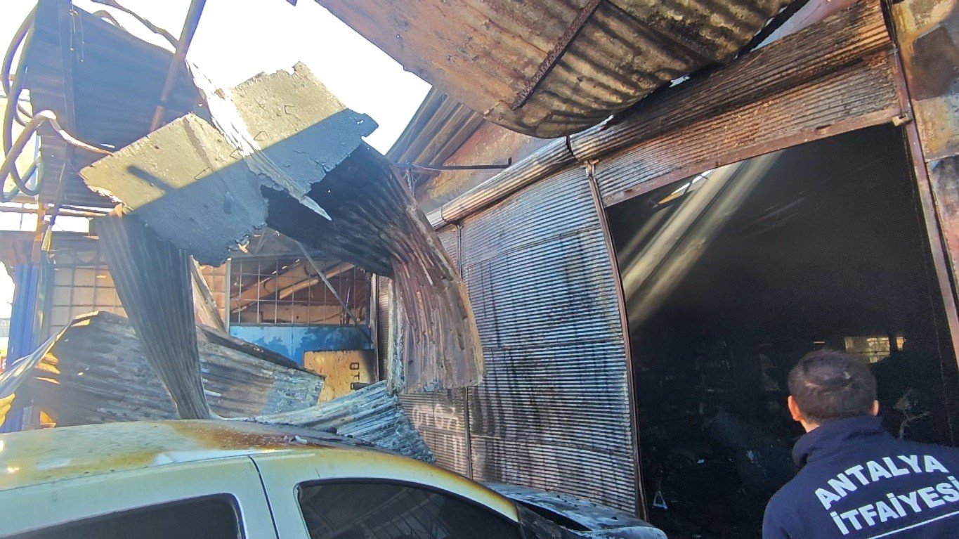 Antalya Kepez Isyeri Kule Dondu2