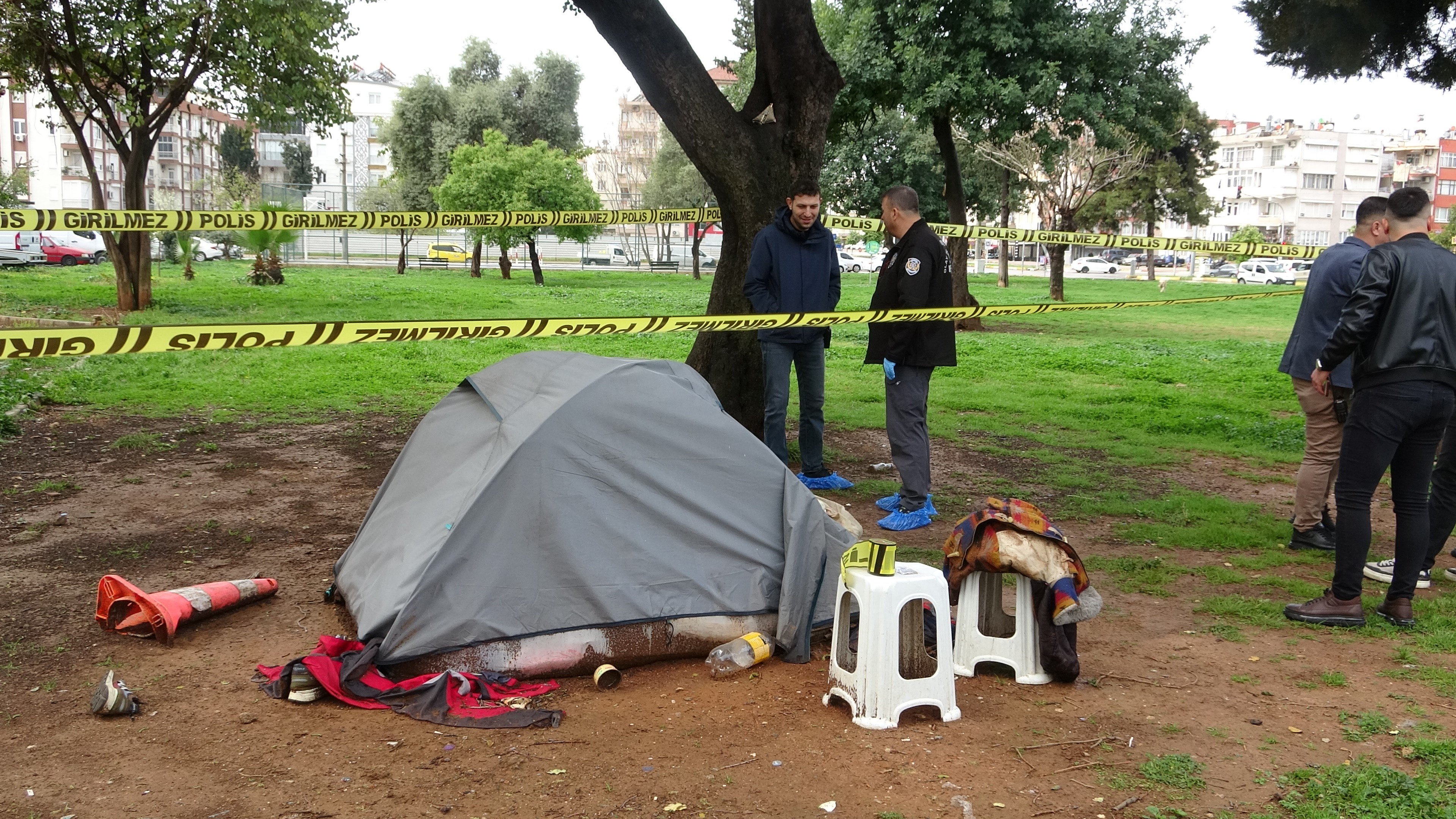 Antalya Parkta Olu Bulundu2