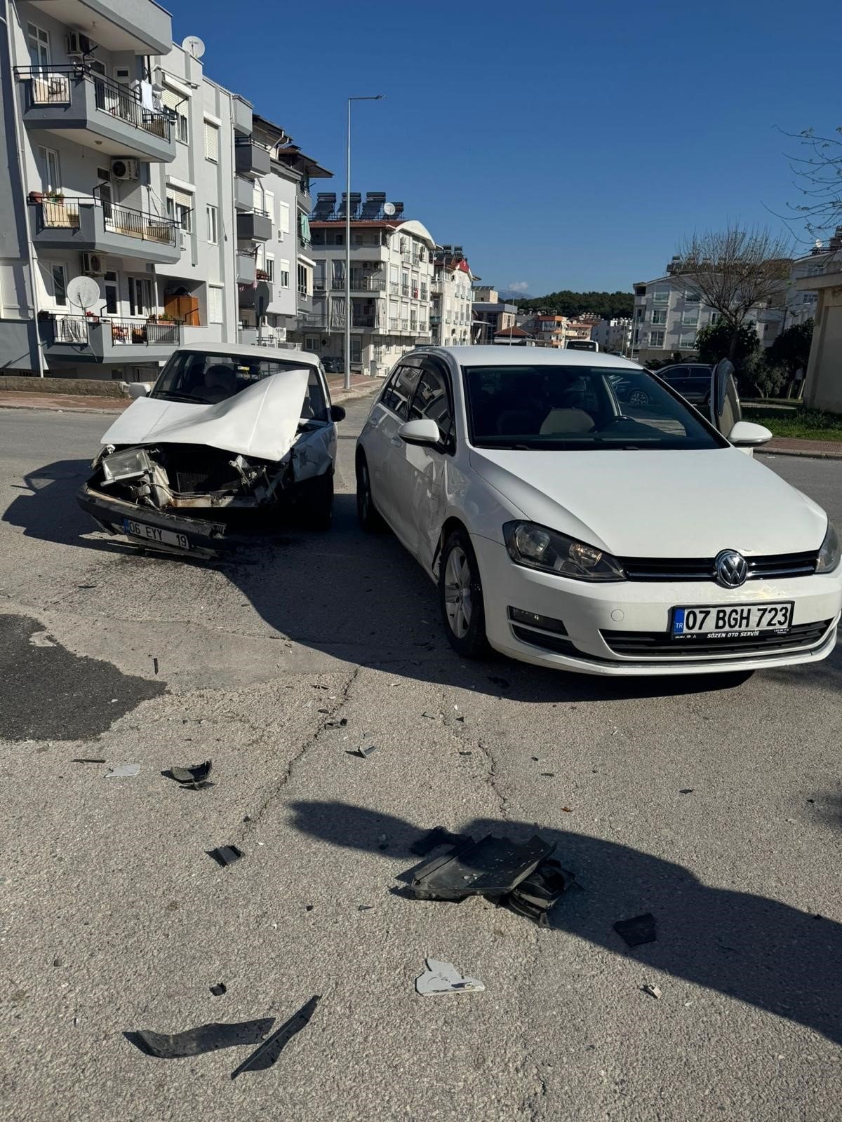 Antalya Trafik Kazasi Ucuz Atlatildi2