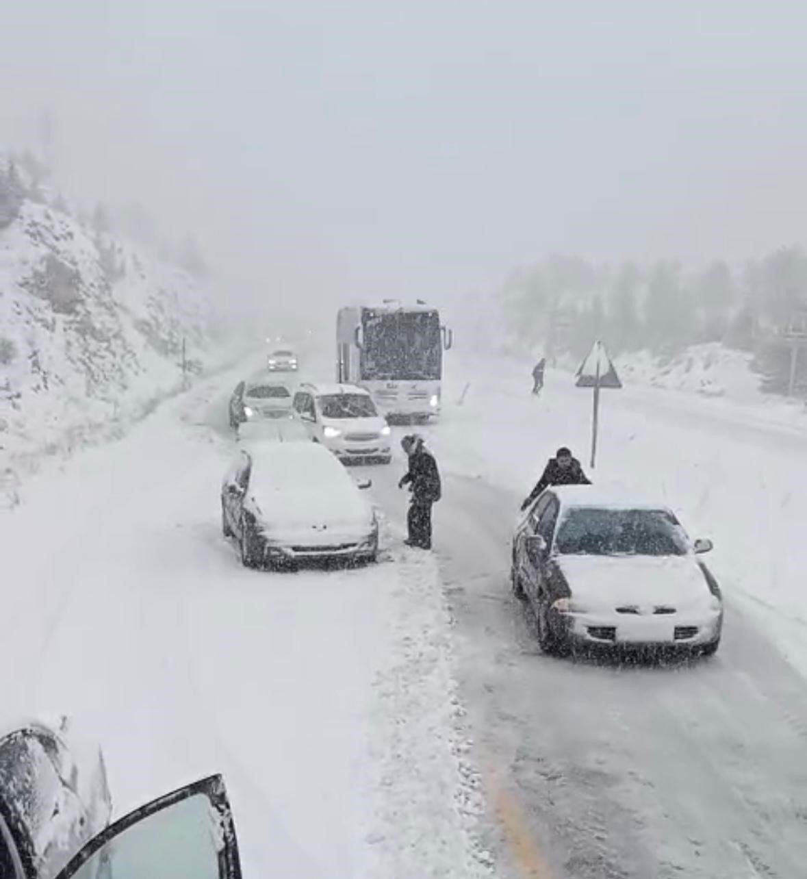Antalya Yolu Beyaza Büründü3