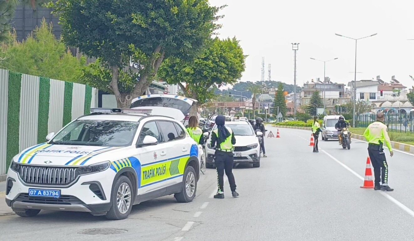 Antalya'da Denetimden Kaçtı4