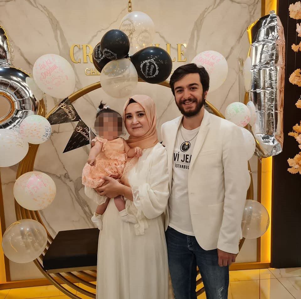 Antalya'da Doktor Çift Ve Çocuklarını Kaza Ayırdı