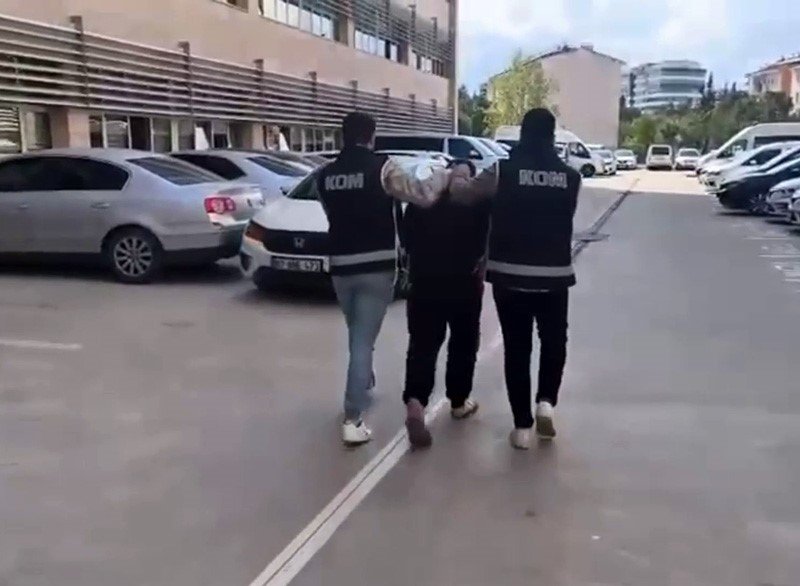 Antalya’da Eğlence Mekanı Kurşunlandı4