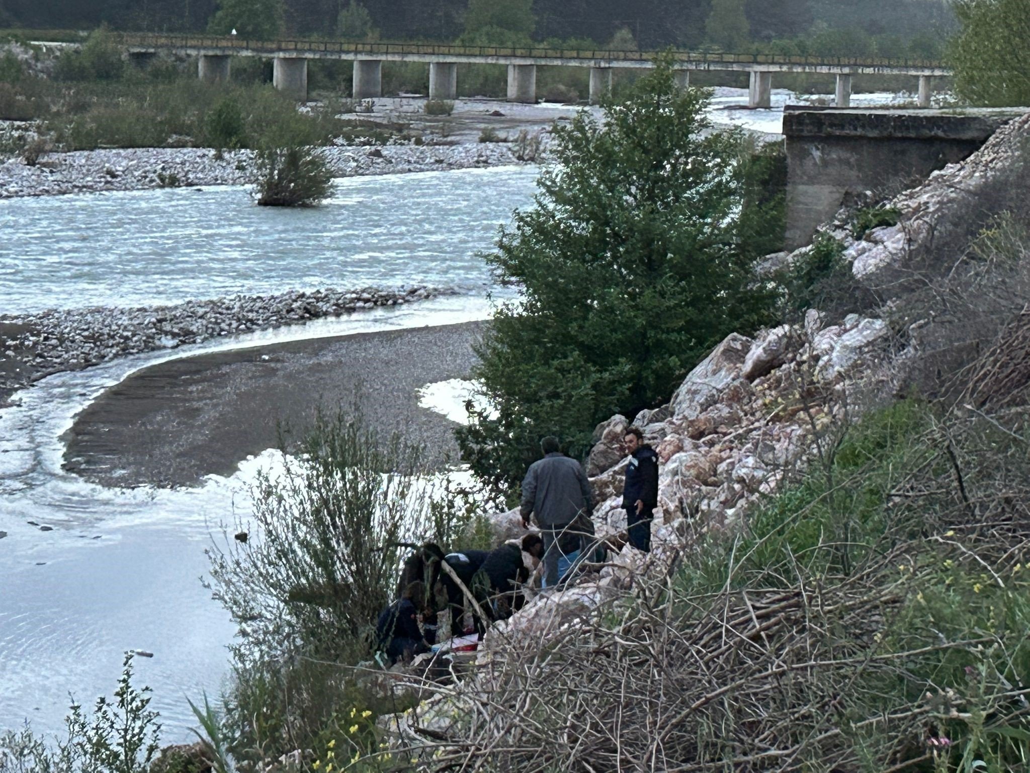 Antalyada Manzara Izlerken Aşağıya Düştü