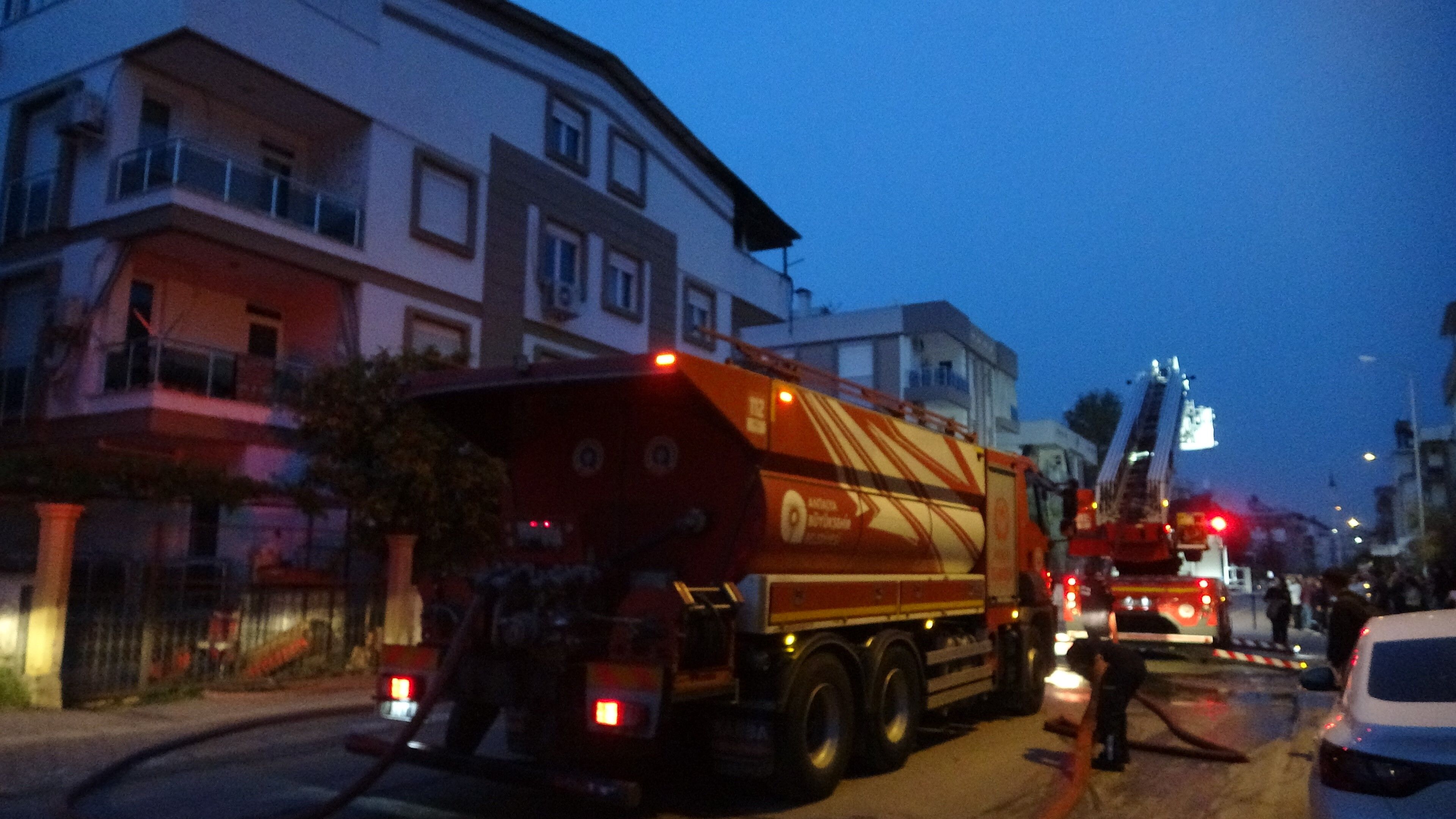 Antalya'da Teras Yangını3