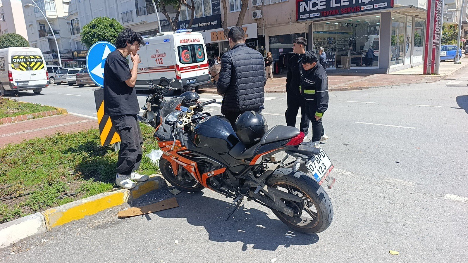 Elektrikli Bisiklet Ile Motosiklet Çarpıştı Manavgat5