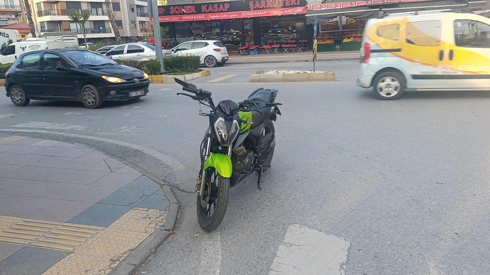 Manavgat Hastane Caddesi Trafik Kazasi Antalya1
